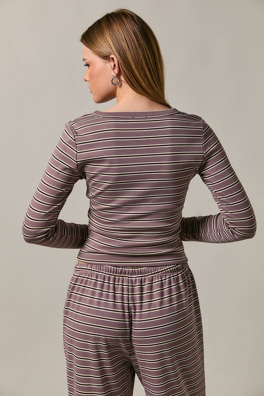 LONG SLEEVE ROUND NECK STRIPED TOP: MAUVE-BROWN STRIPE / M