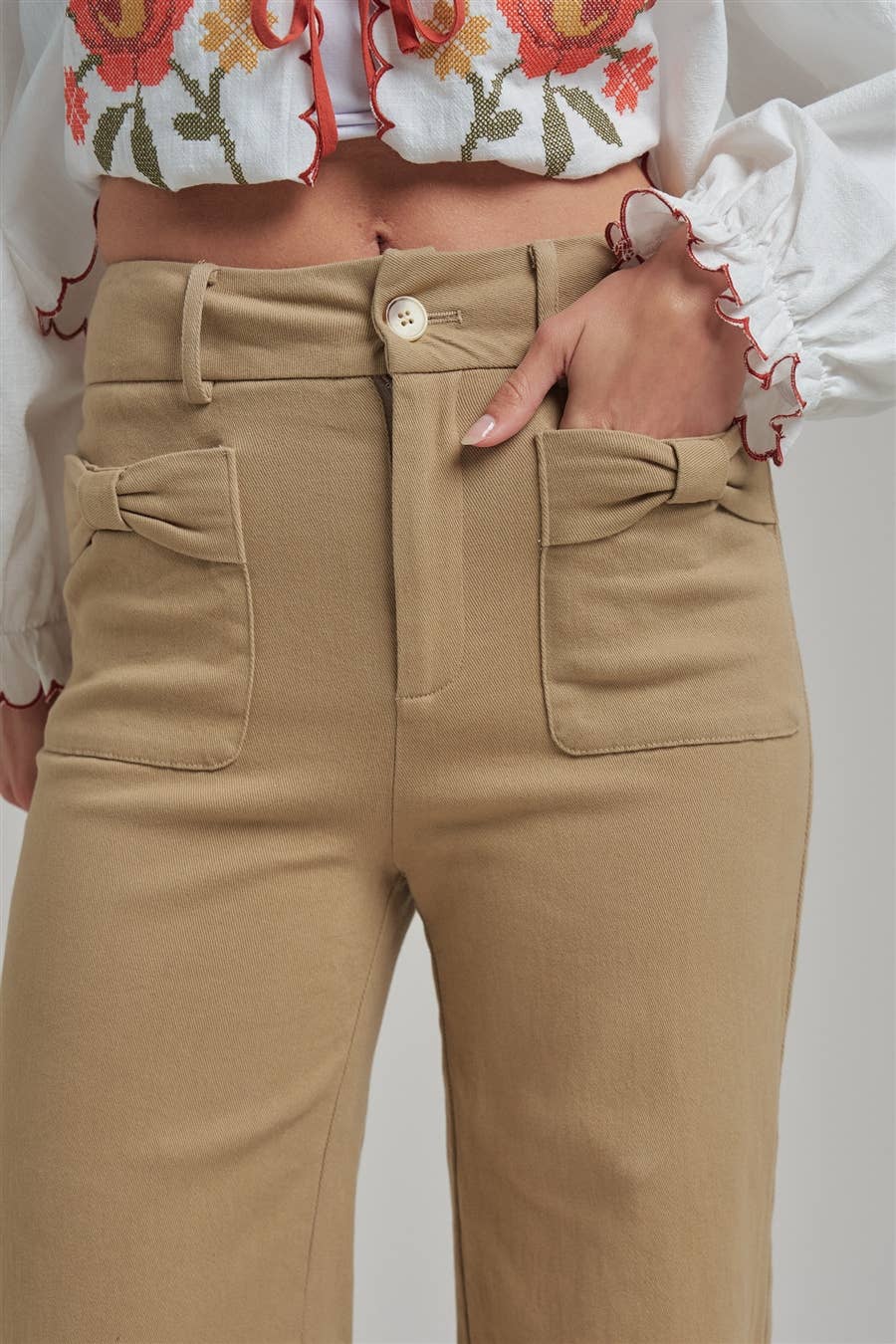 WIDE LEG STRETCH PANTS WITH BOW FRONT POCKETS