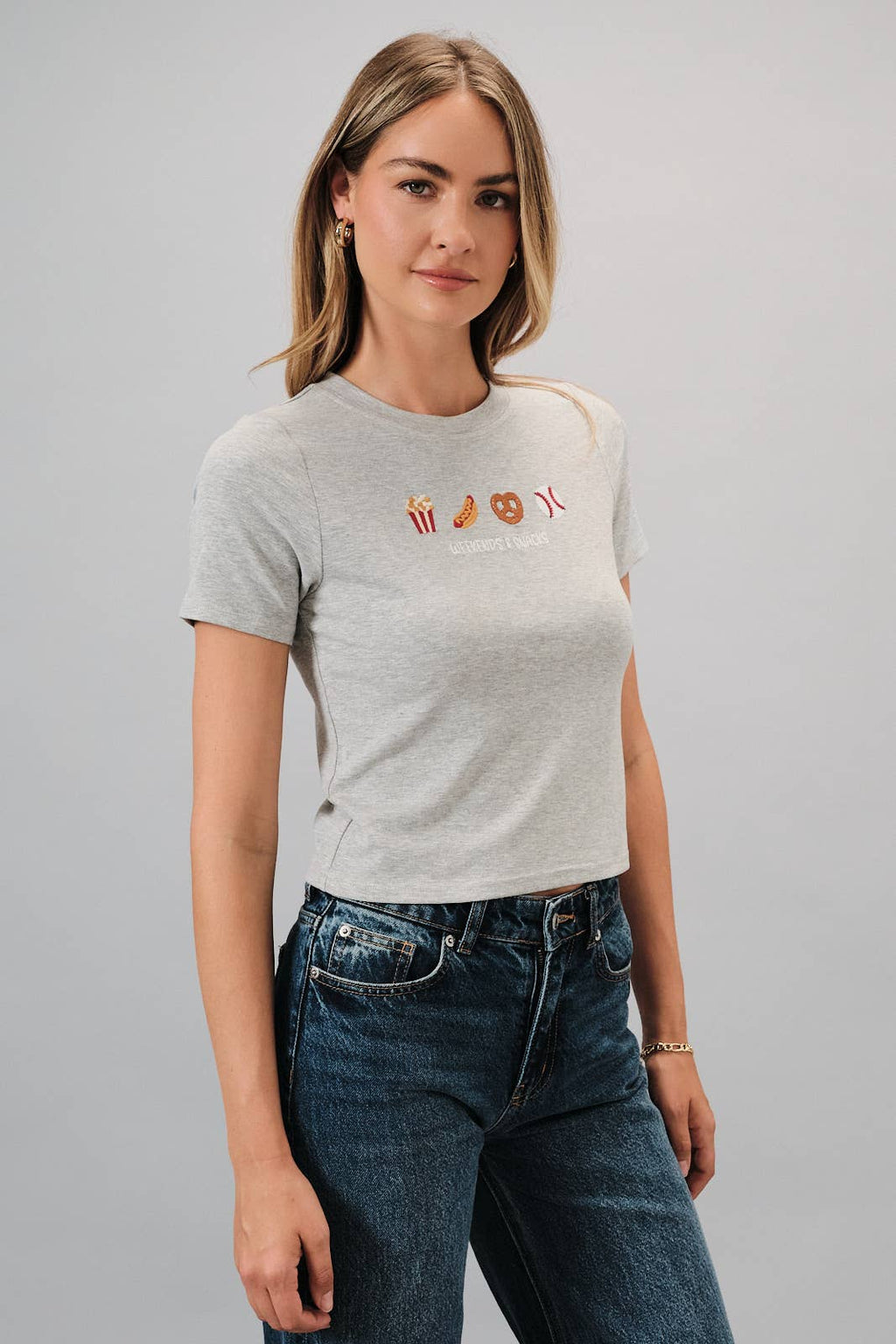 CREW NECK SHORT SLEEVE GAMEDAY SNACK GRAPHIC BABY TEE: H GREY / L