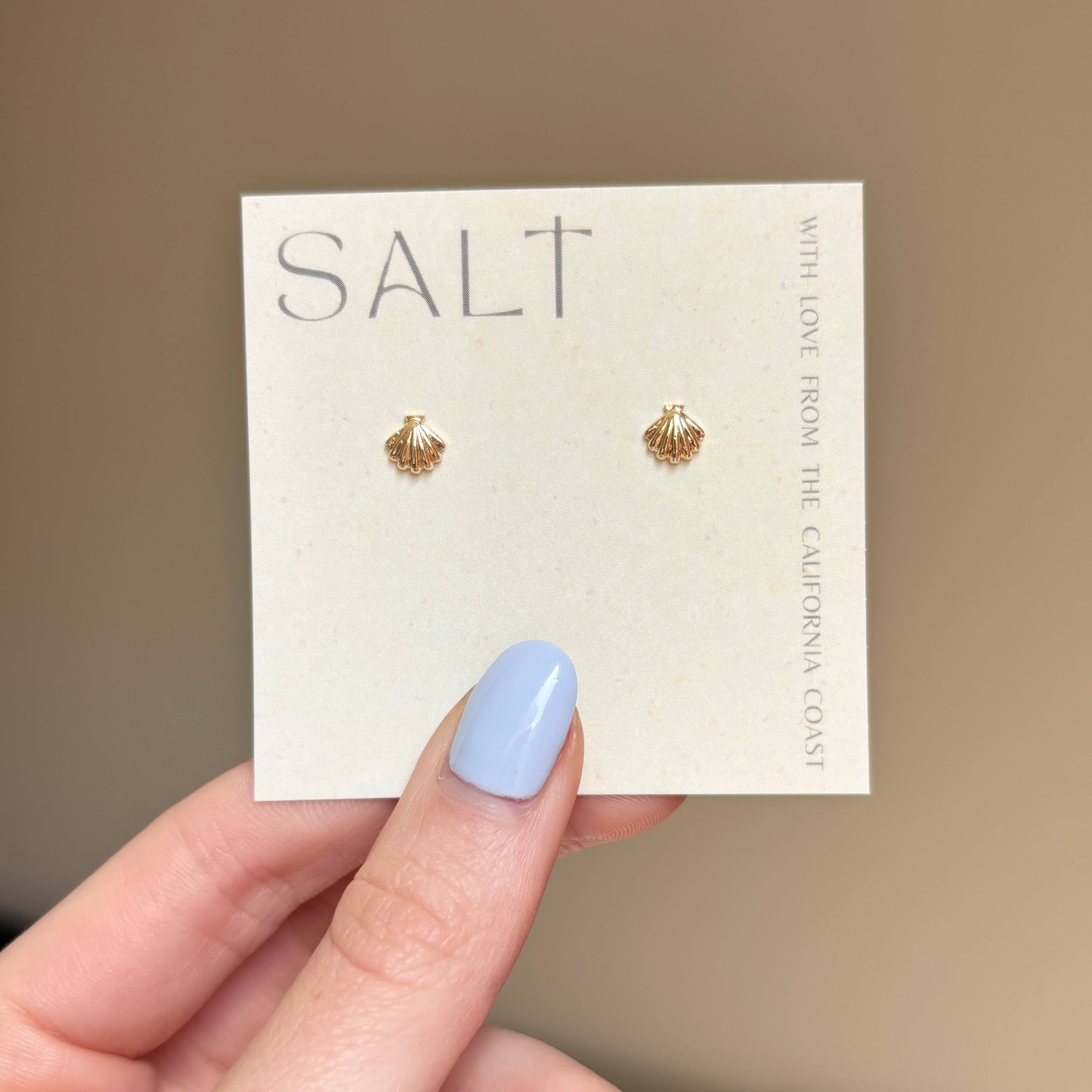 SEASHELL STUDS