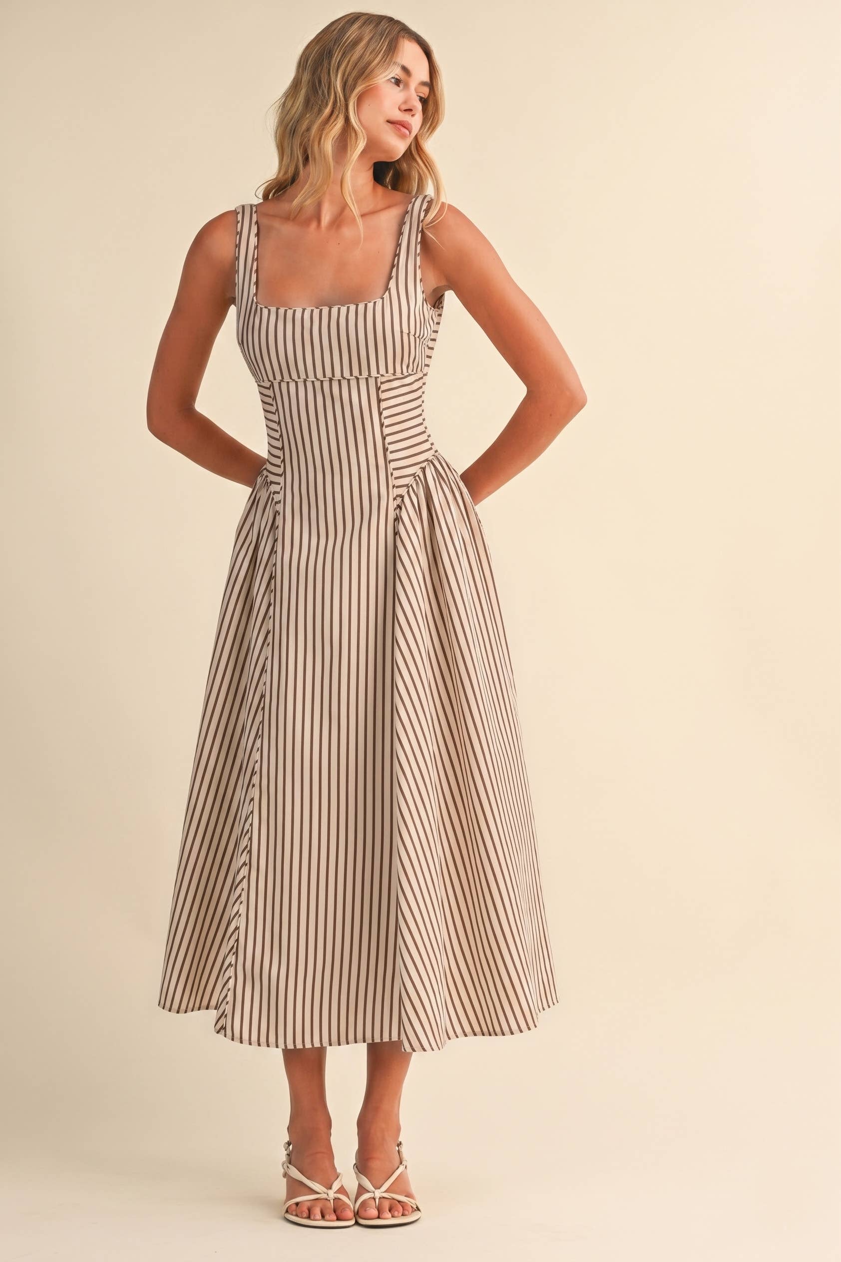 ID10390 STRIPED JUMBO BACK BUCKLE PIPING DETAIL MIDI DRESS: CREAM/BROWN / L