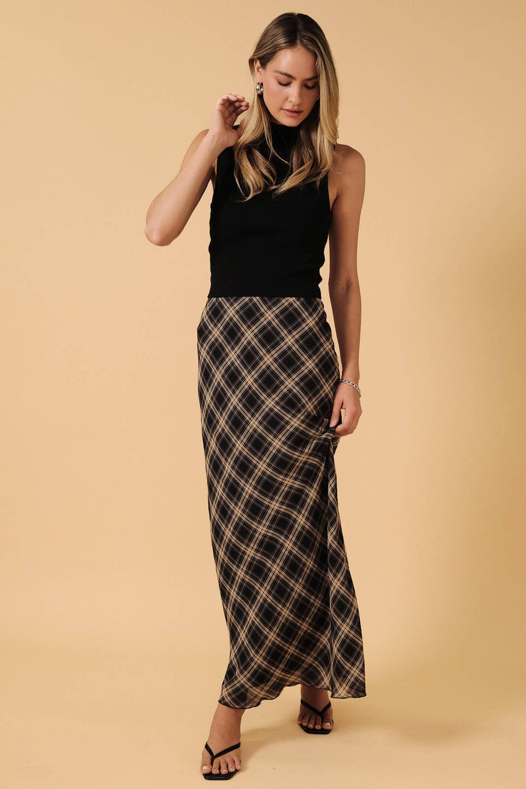 HIGH WAIST PLAID CHIFFON MIDI SKIRT: NAVY-CREAM PLAID / M