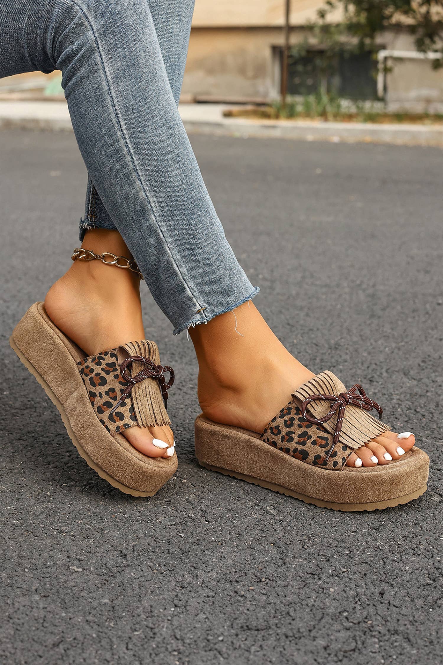 Leopard Faux Suede Slashed Lace-up Detail Platform Slippers: Coffee / 6(37)