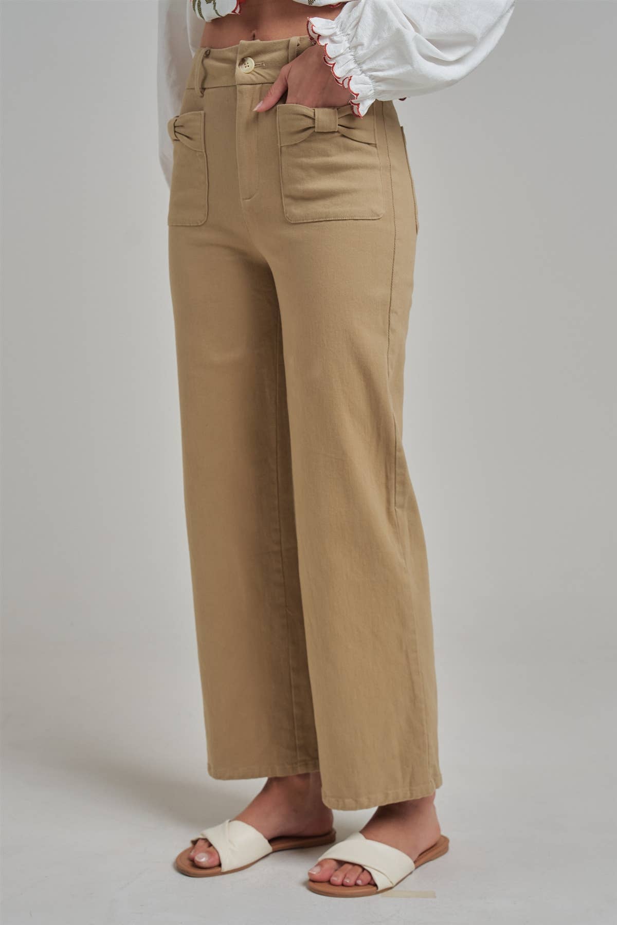 WIDE LEG STRETCH PANTS WITH BOW FRONT POCKETS