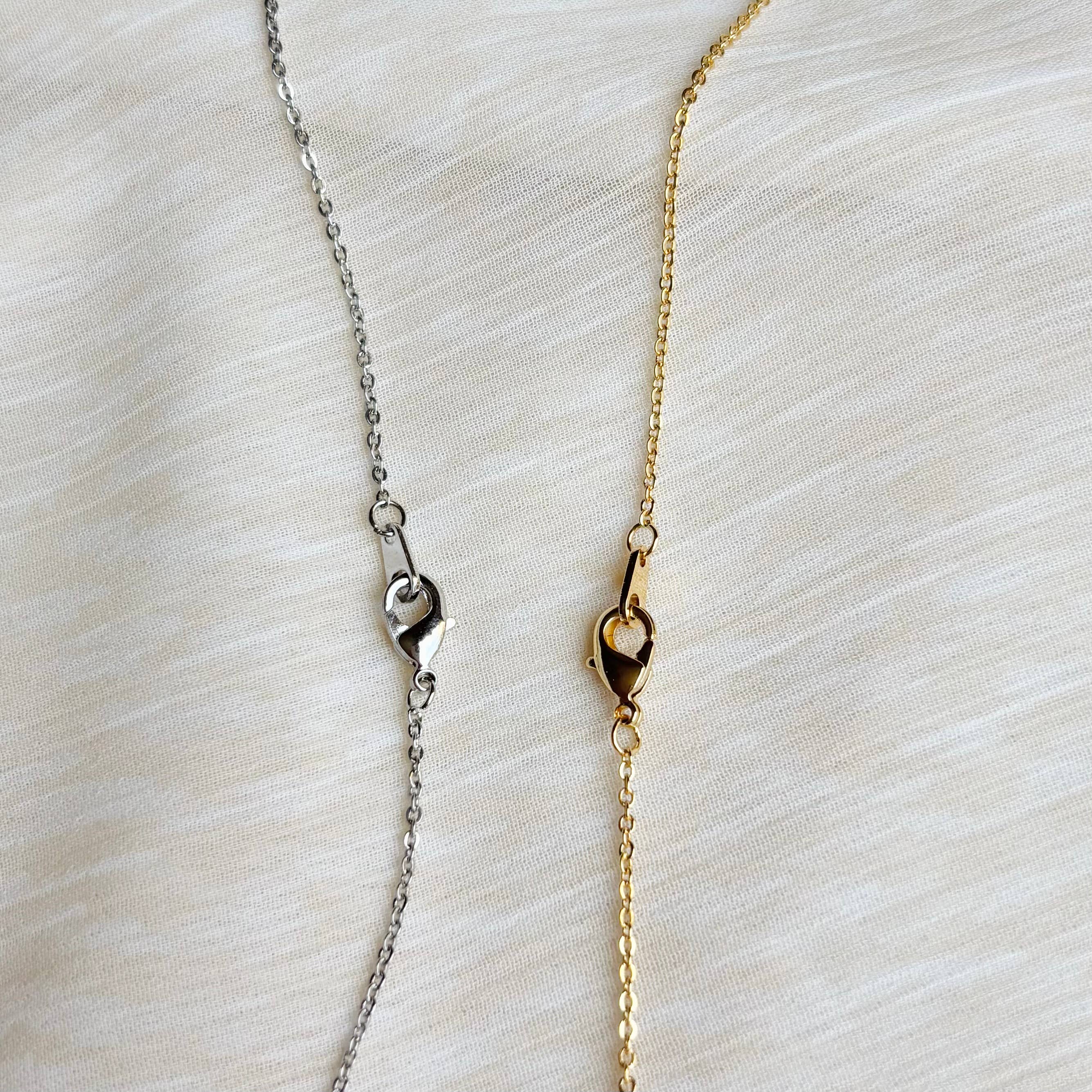 SCALLOP SEASHELL NECKLACE
