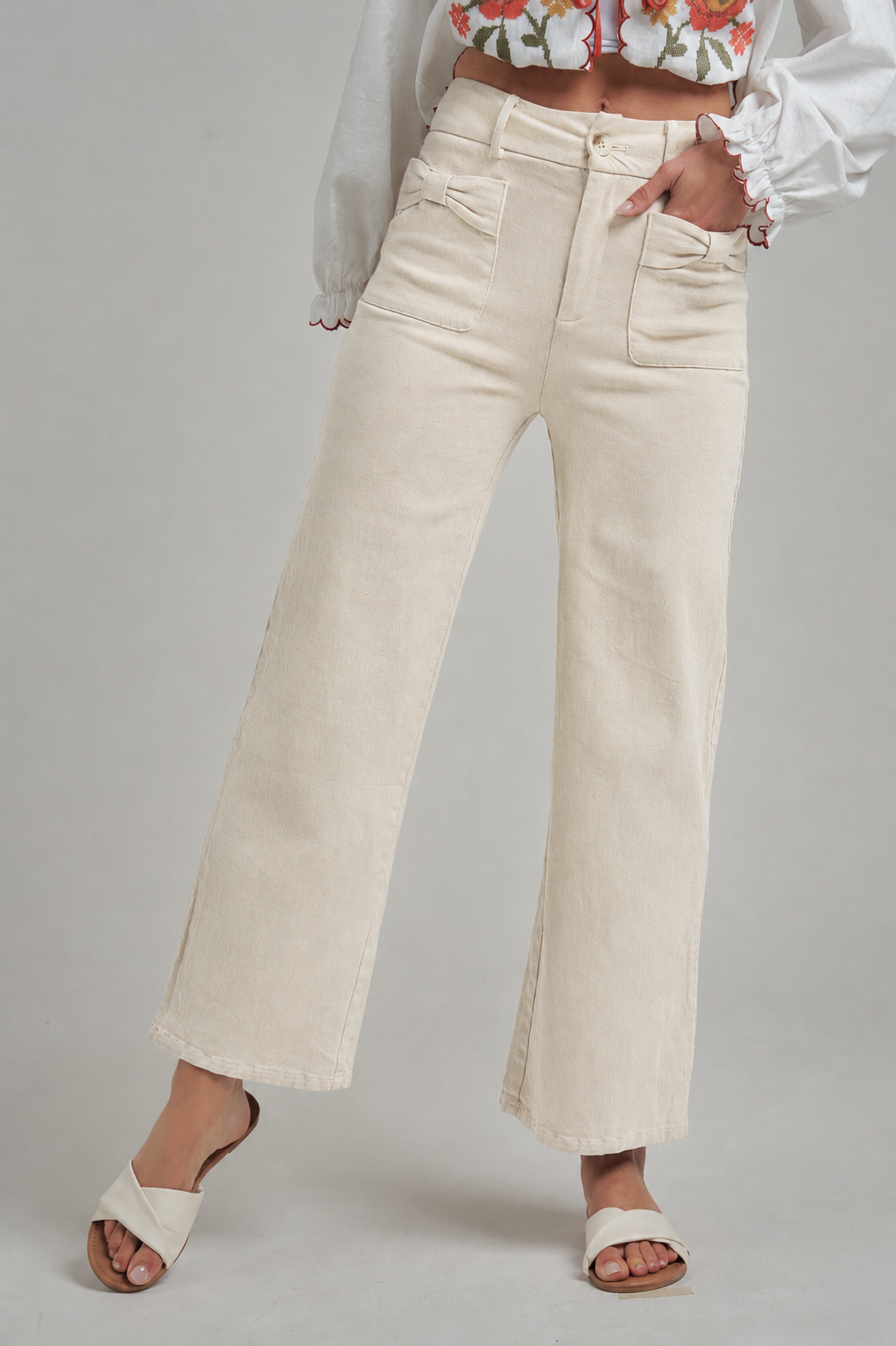 WIDE LEG STRETCH PANTS WITH BOW FRONT POCKETS