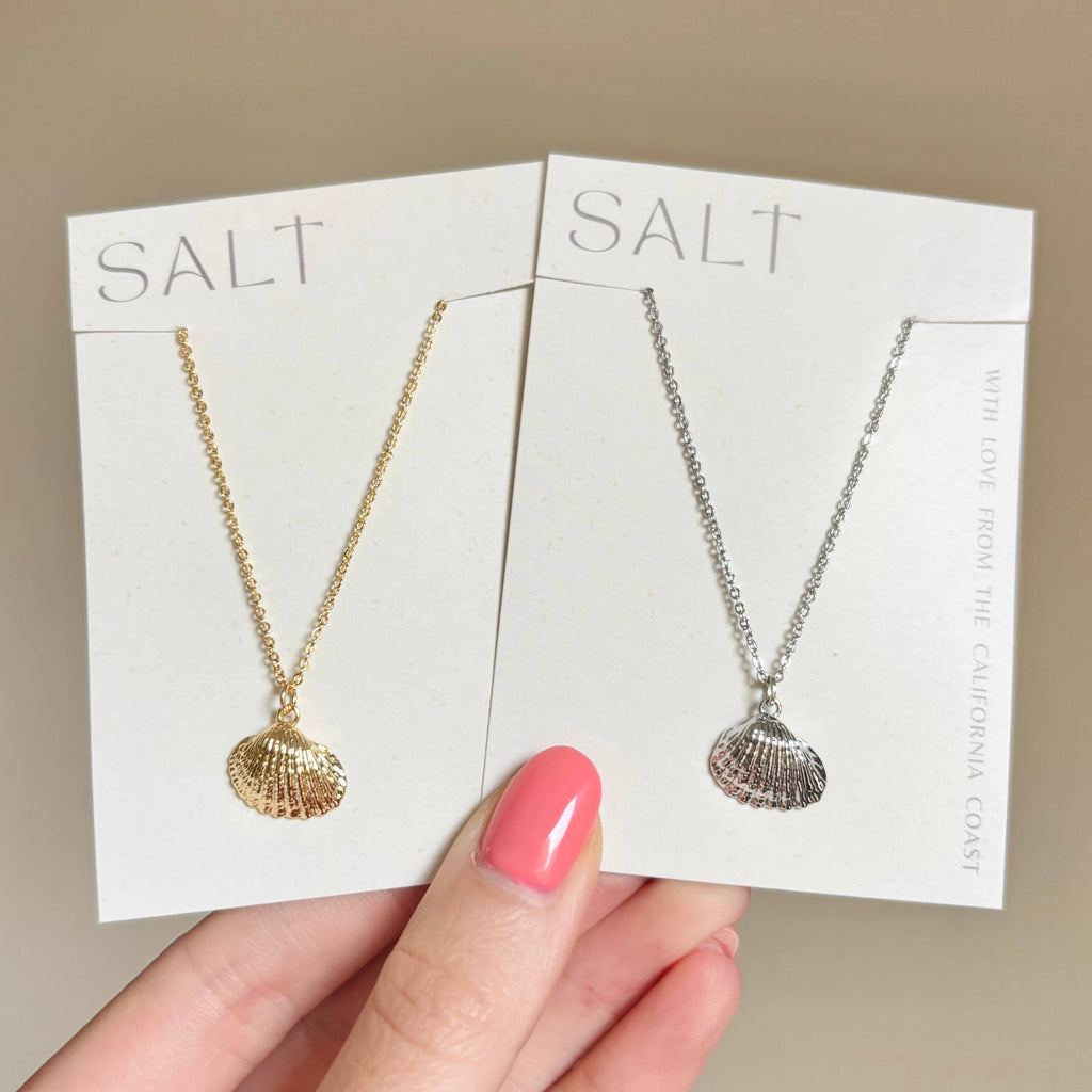 SCALLOP SEASHELL NECKLACE