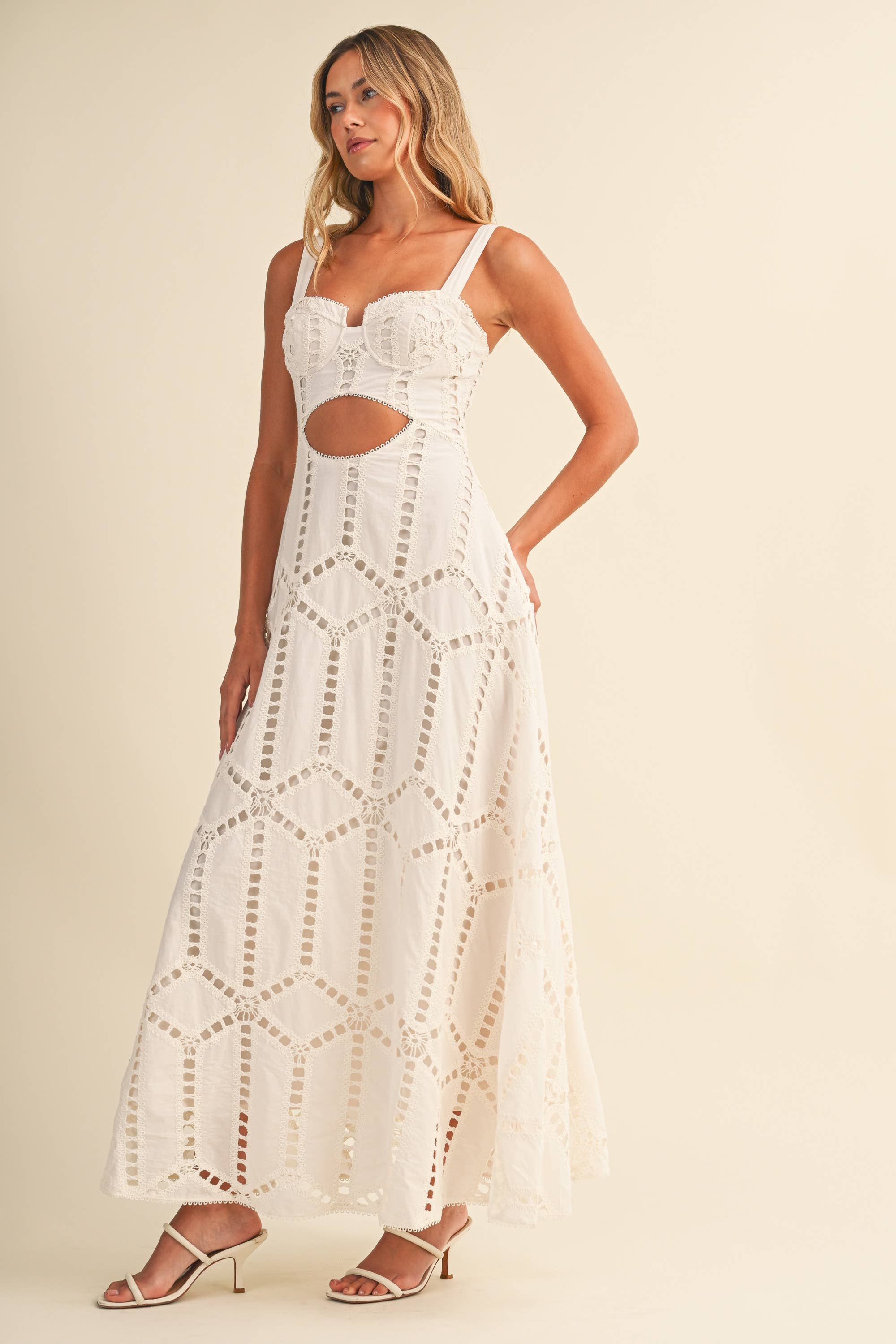 ID10399 EMBROIDERED CUTWORK BUSTIER FLARE LONG DRESS WITH MI: Black / M