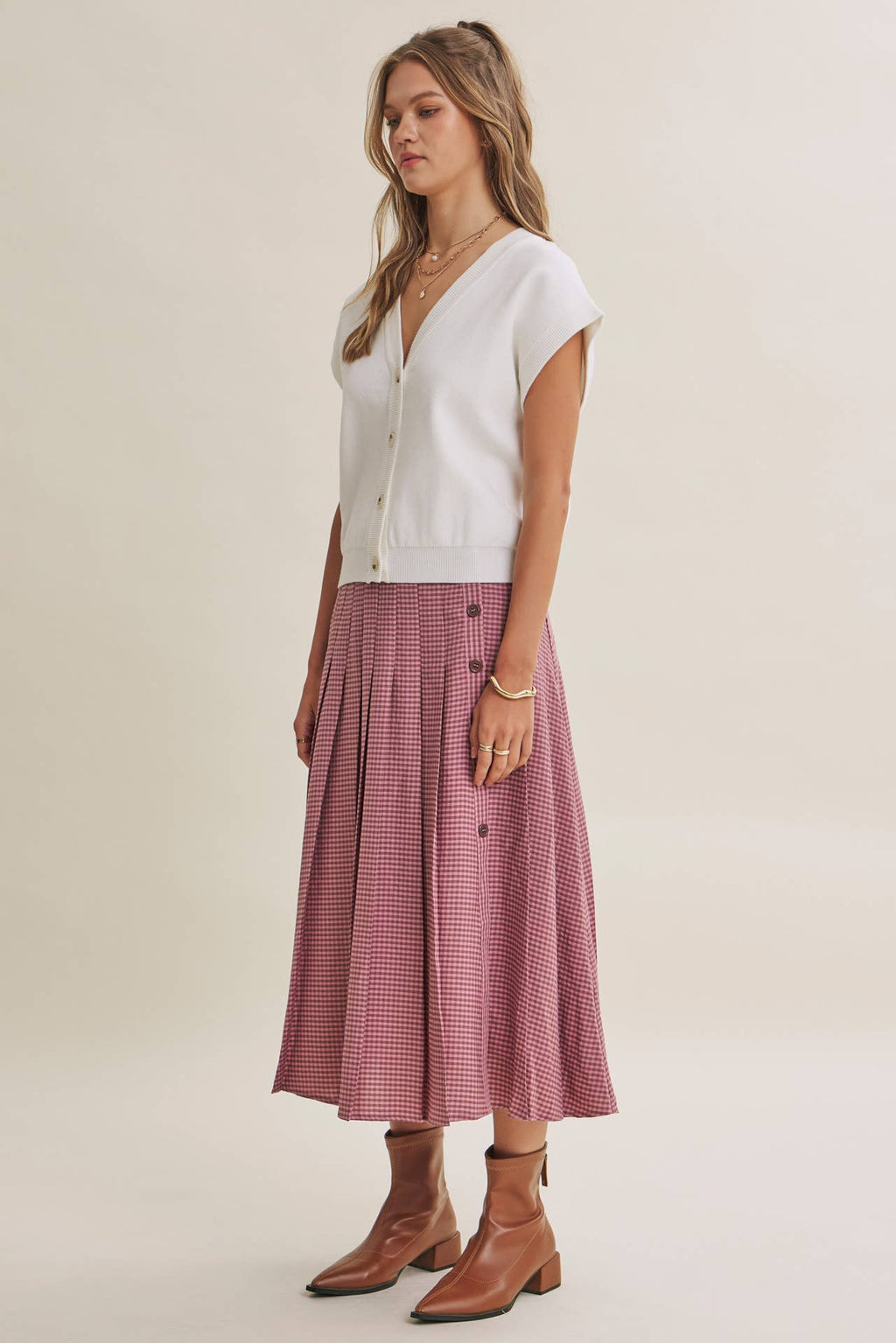 MULTI-WAY VERSATILITY SOFT COTTON BUTTON-DOWN SWEATER VEST: OFF WHITE / S