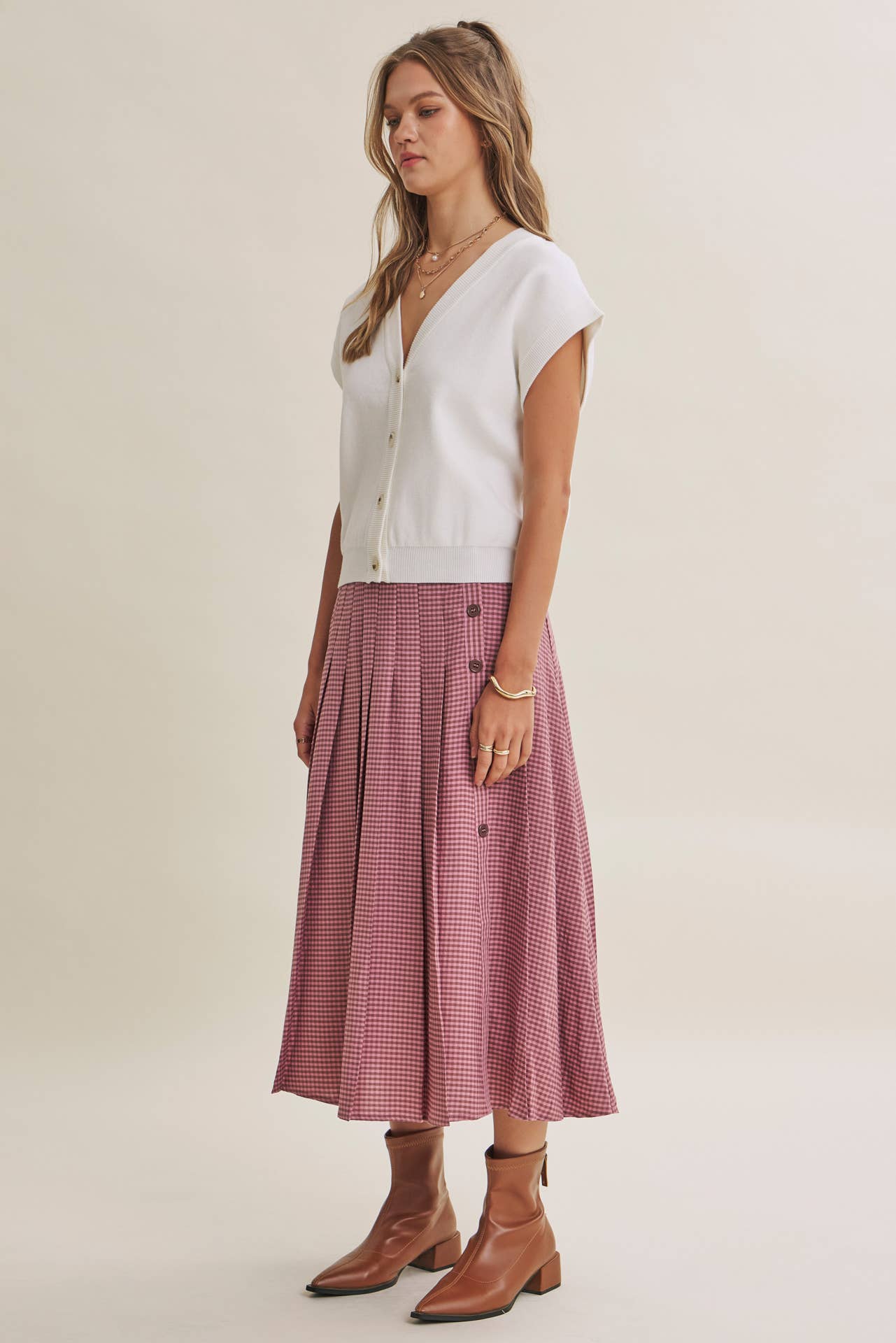 MULTI-WAY VERSATILITY SOFT COTTON BUTTON-DOWN SWEATER VEST: OFF WHITE / M
