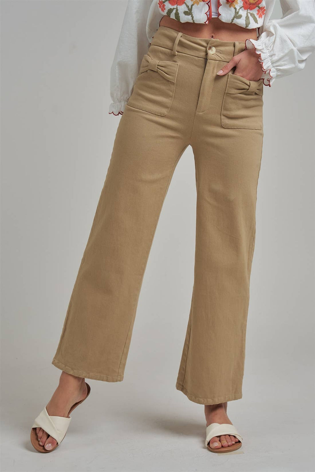 WIDE LEG STRETCH PANTS WITH BOW FRONT POCKETS