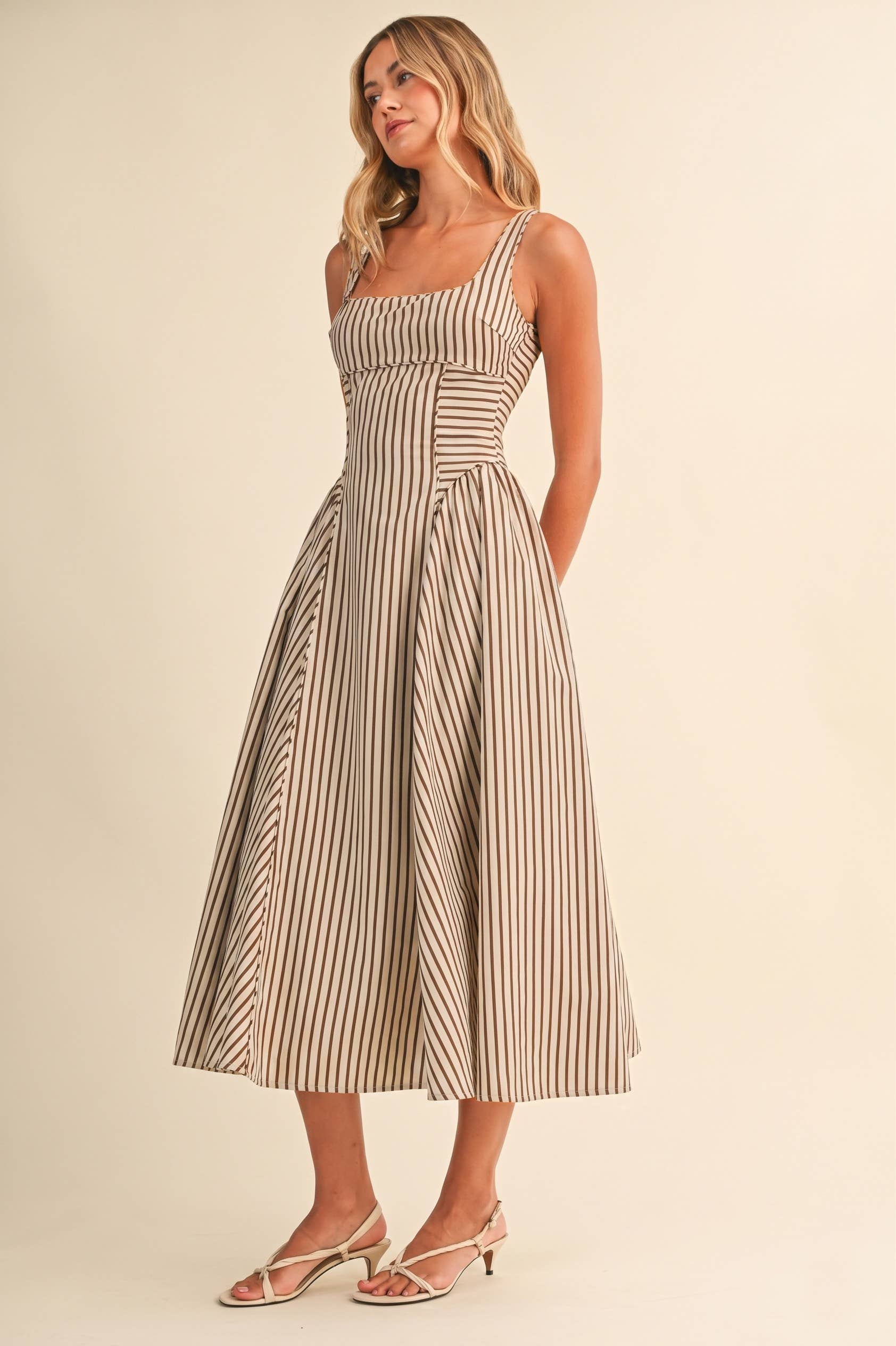 ID10390 STRIPED JUMBO BACK BUCKLE PIPING DETAIL MIDI DRESS: CREAM/BROWN / L