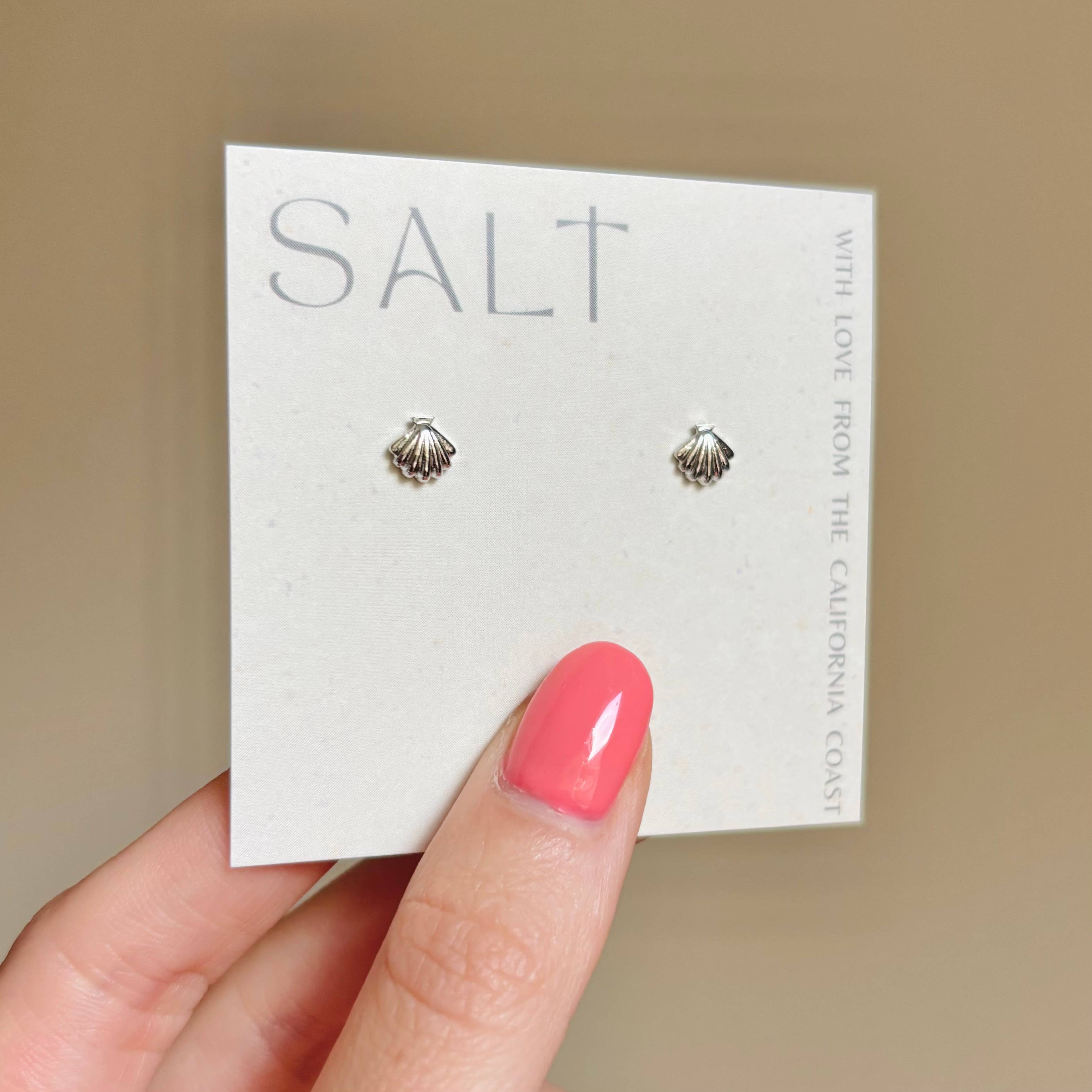 SEASHELL STUDS