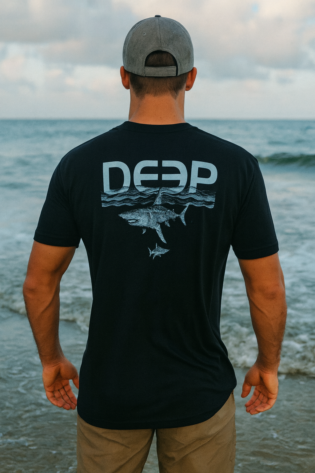 Schoolie Sharky Tee - youth: Black / S