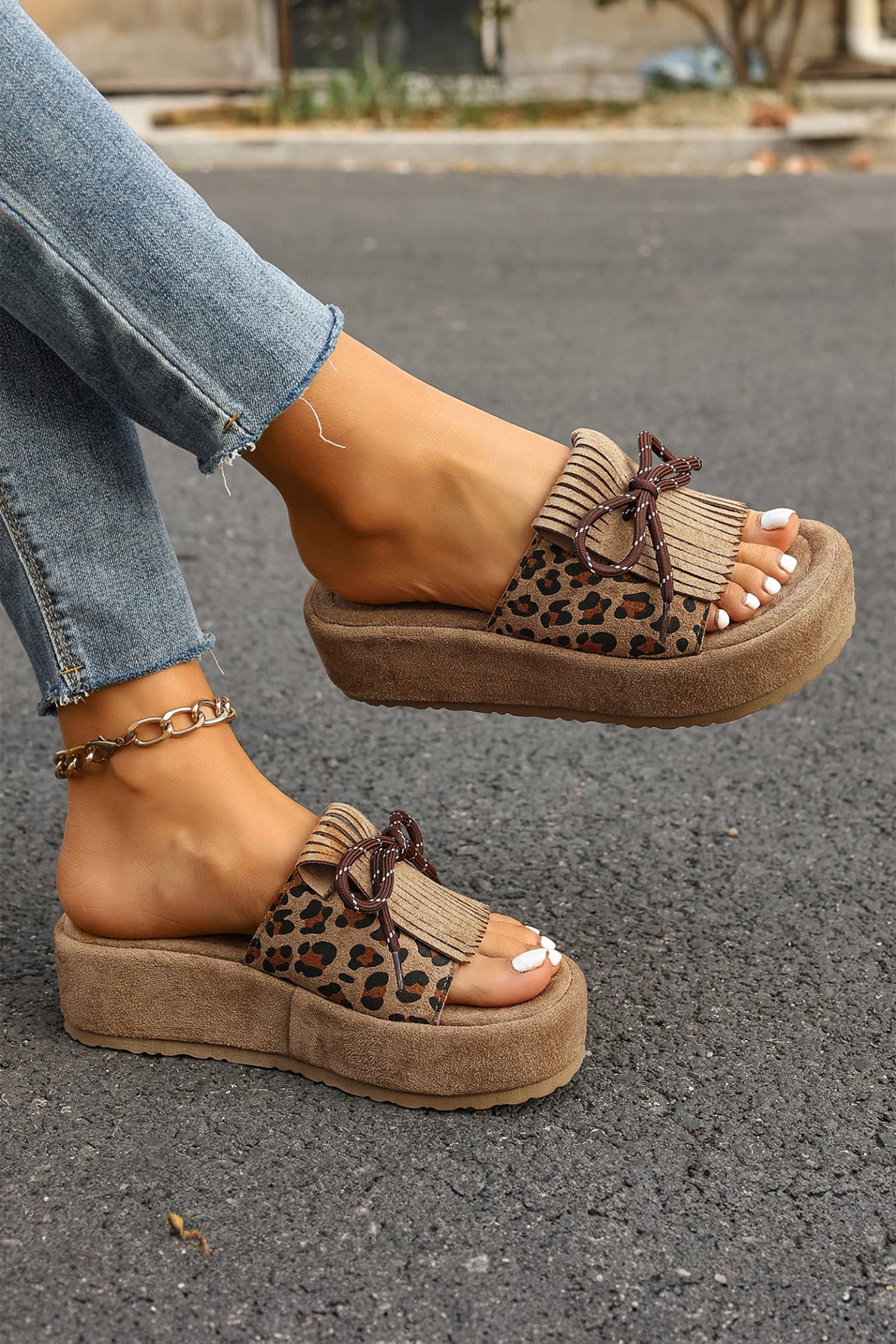 Leopard Faux Suede Slashed Lace-up Detail Platform Slippers: Coffee / 6(37)