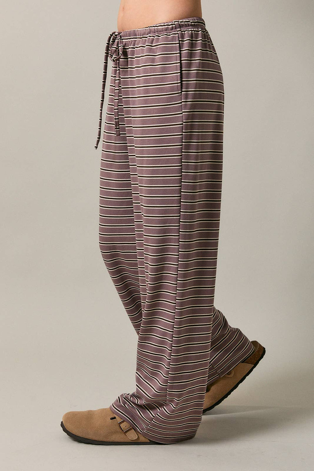 MID WAISTED WIDE LEG STRIPED PANTS: MAUVE-BROWN STRIPE / L