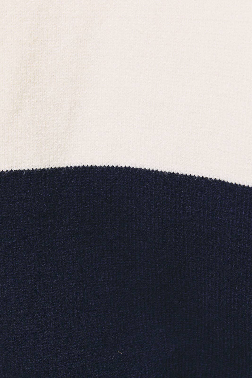 KNIT SWEATER CARDIGAN WITH "GAME DAY" GRAPHIC: CREAM-NAVY / XS