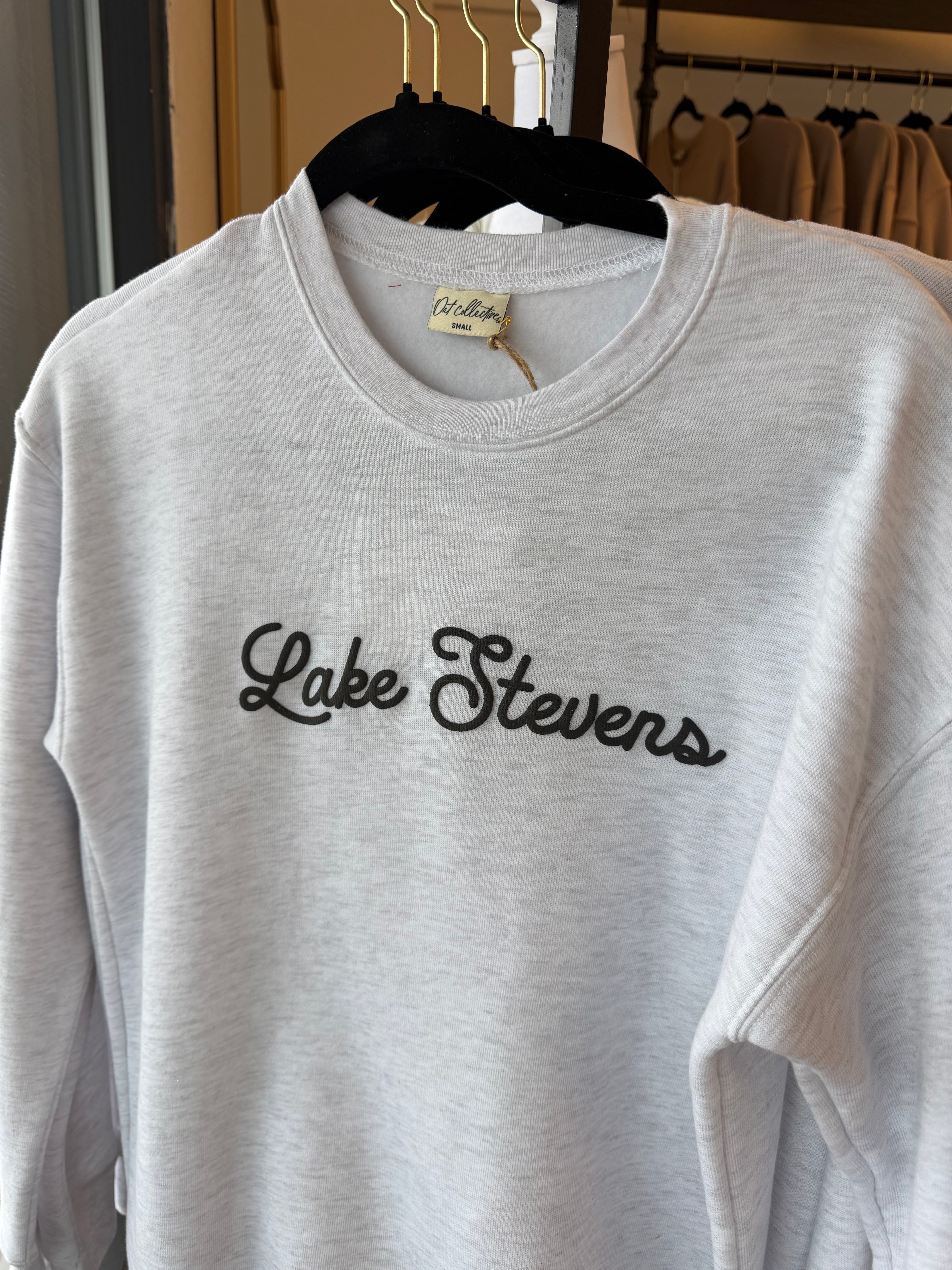 CUSTOM PUFF Graphic Sweatshirt: WHITE HEATHER / LAKE STEVENS
