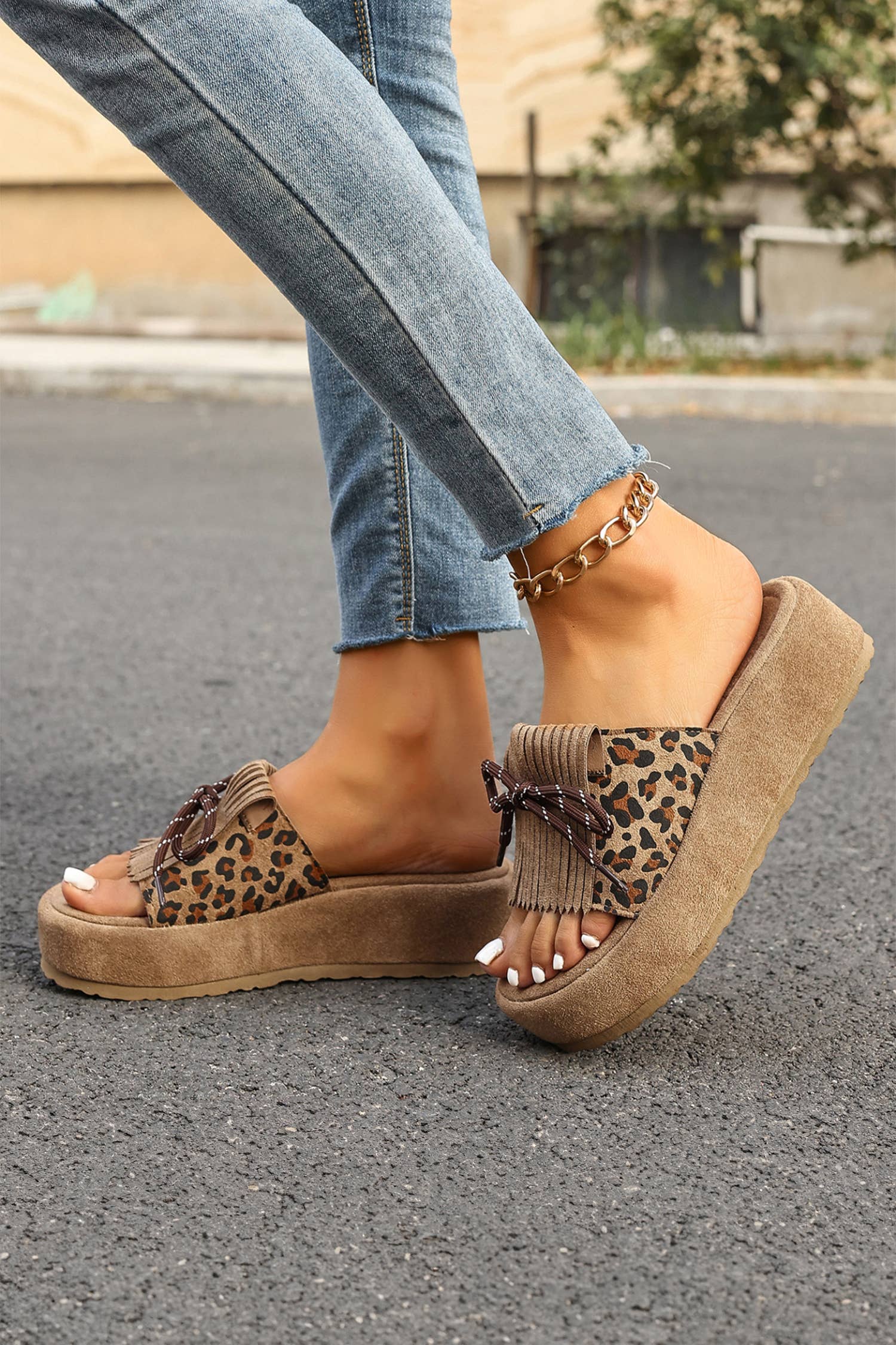 Leopard Faux Suede Slashed Lace-up Detail Platform Slippers: Coffee / 6(37)