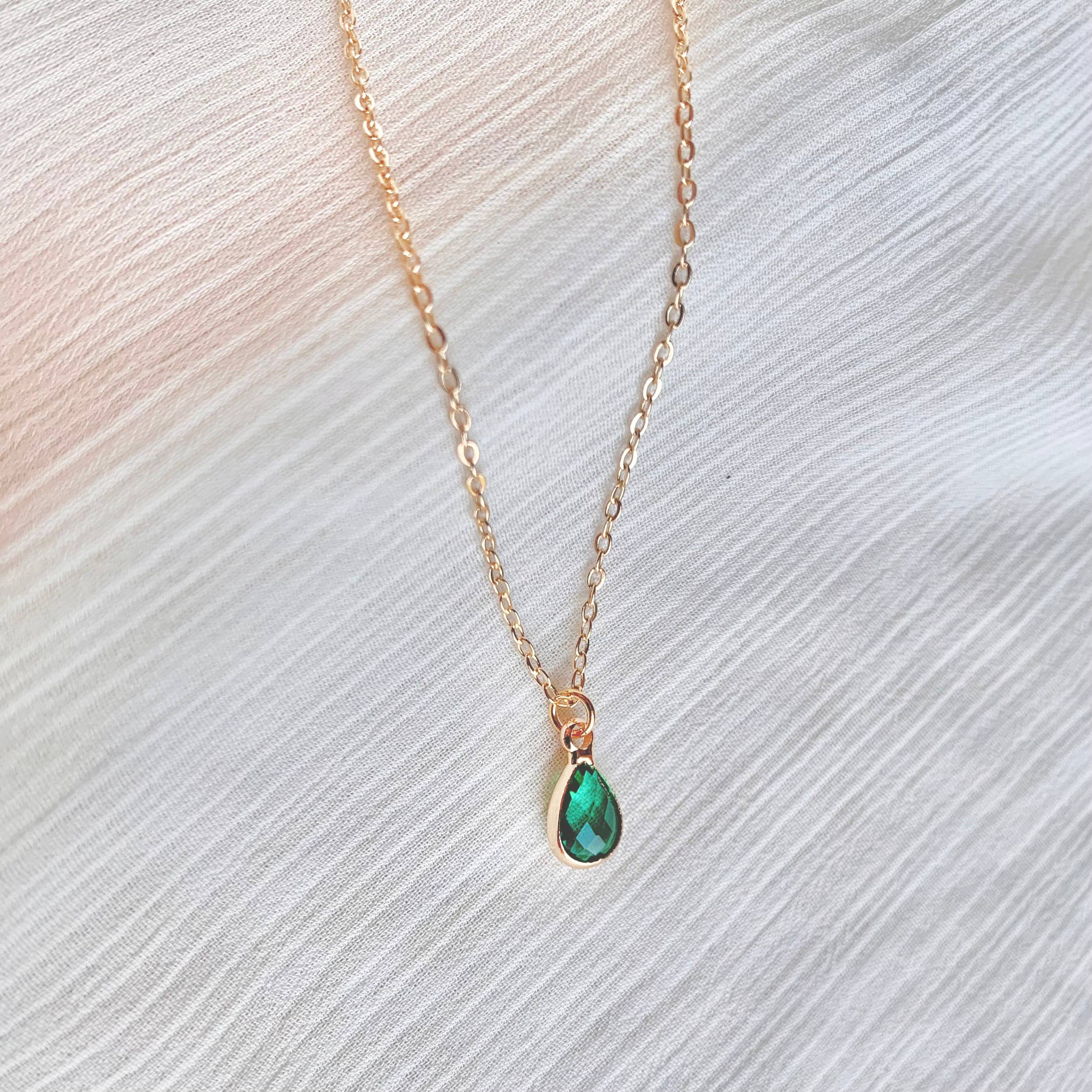 TEAL EMERALD GEM NECKLACE