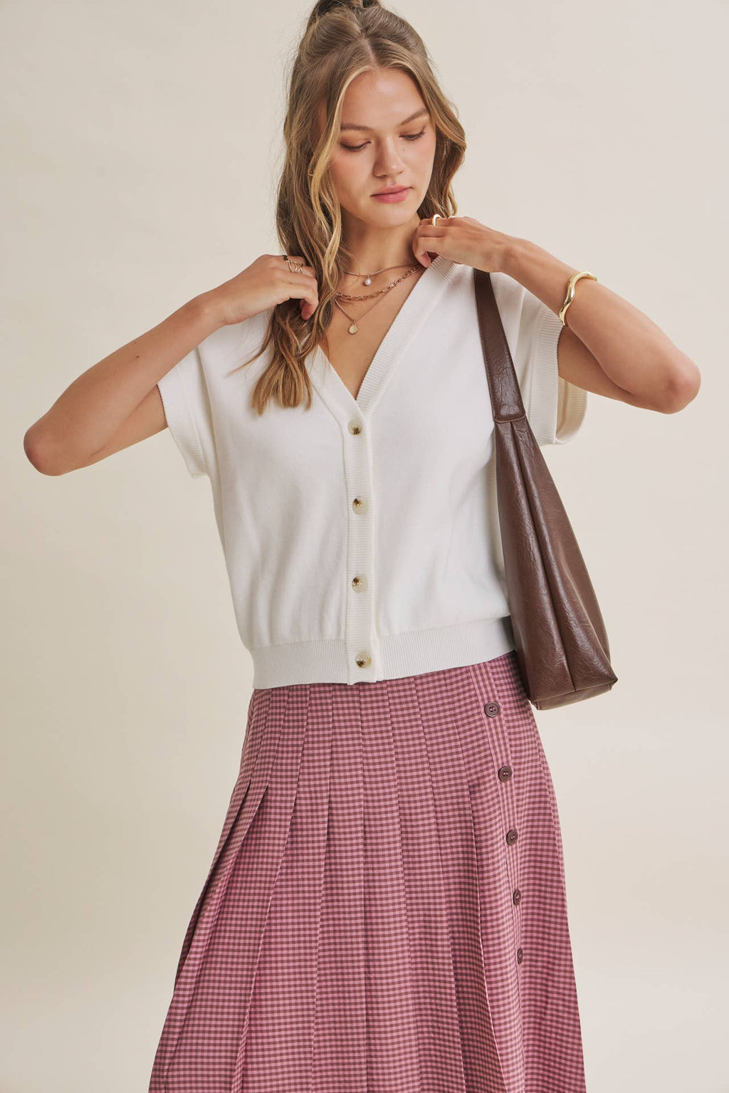 MULTI-WAY VERSATILITY SOFT COTTON BUTTON-DOWN SWEATER VEST: OFF WHITE / L