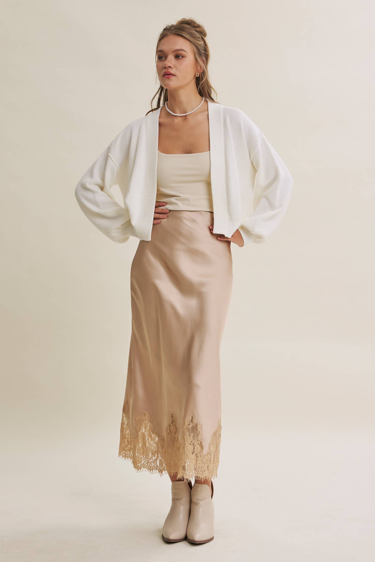 UNEXPECTED ELEGANT FRENCH LACE SATIN MIDI SKIRT: CHAMPAGNE / M