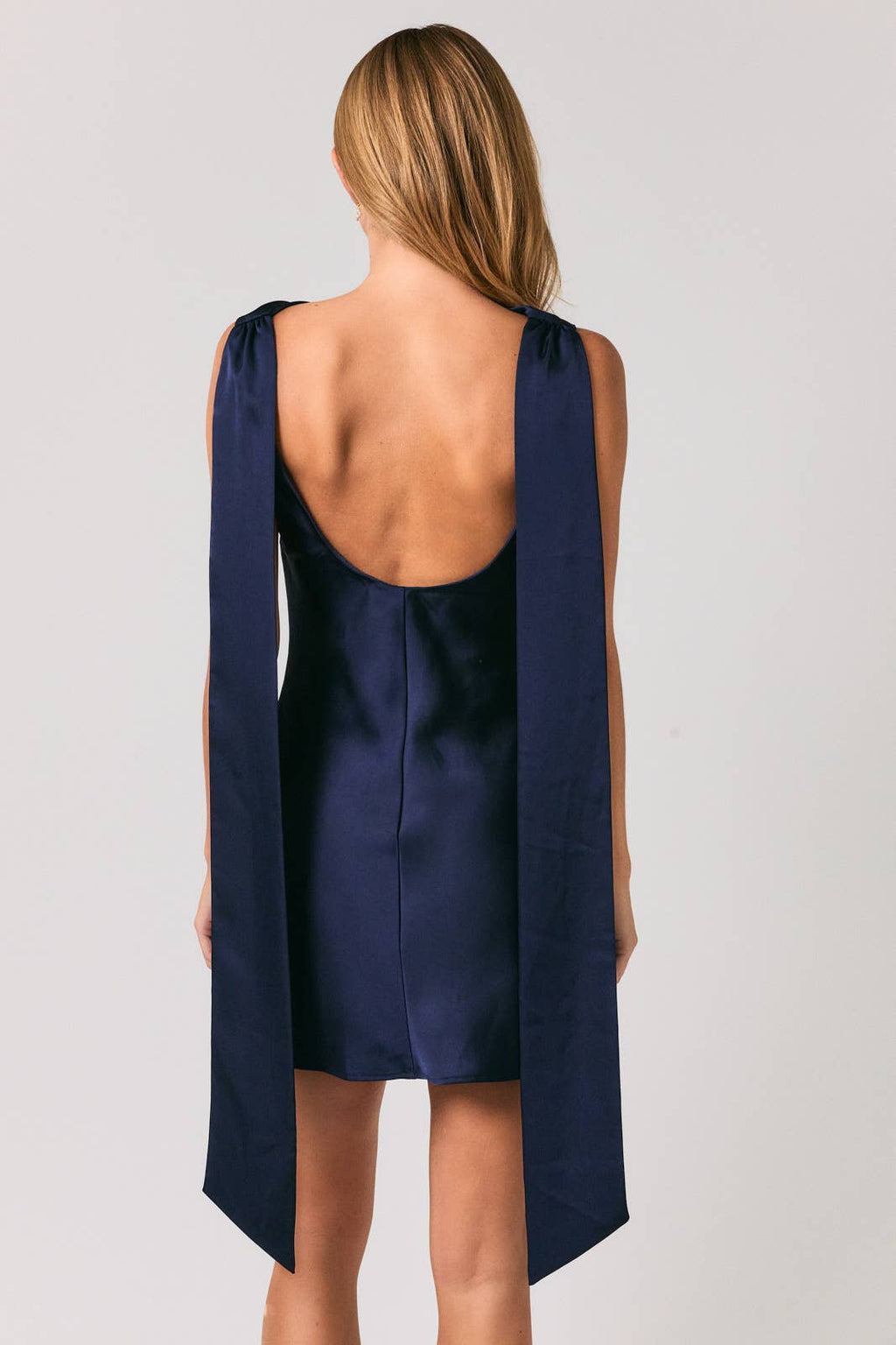 COWL NECK BACK OPEN ATTACHED SCARF FITTED SATIN MINI DRESS: NAVY / S